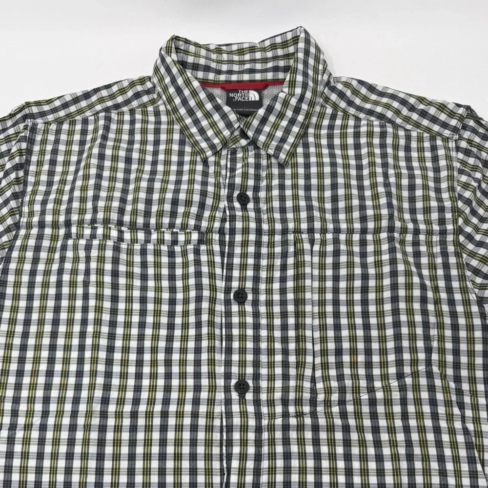 Men's North Face Plaid Button Up Outdoor Short Sleeves Shirt Size Medium
